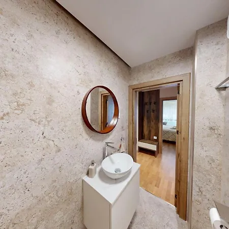 Cozy 1bdr Near Mall And Metro شقة *