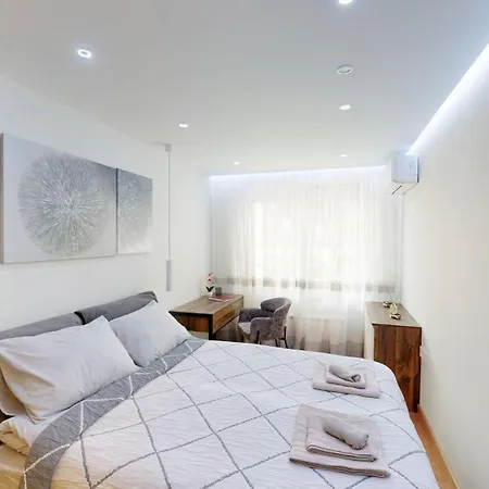 شقة Cozy 1bdr Near Mall And Metro صوفيا