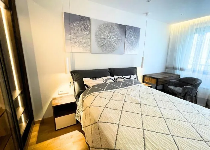 Lejlighed Cozy 1bdr Near Mall And Metro